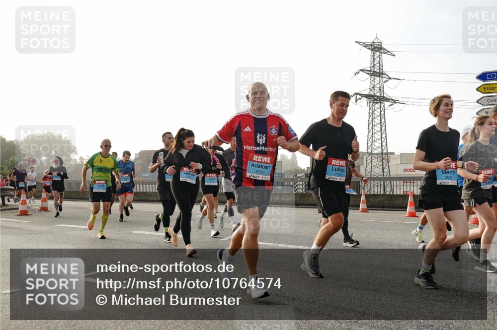 03.10.2026 - Köhlbrandbrückenlauf Michael Burmester http://msf.ph/oto/10764574 03.10.2026 09:17:53 Position 3 1, 2691, 2531, 2063, 2412, 2171 meine-sportfotos.de