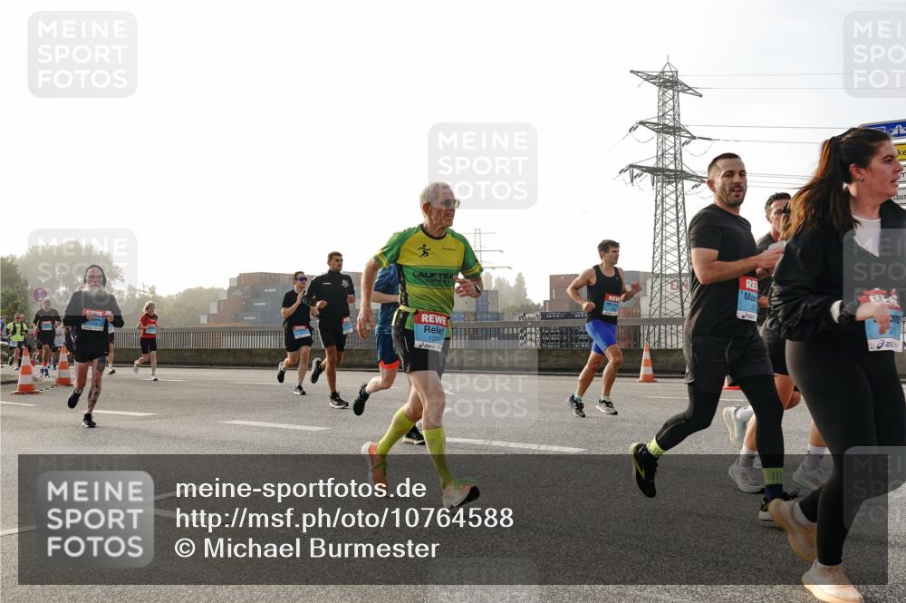 03.10.2026 - Köhlbrandbrückenlauf Michael Burmester http://msf.ph/oto/10764588 03.10.2026 09:17:54 Position 3 1201, 2505 meine-sportfotos.de