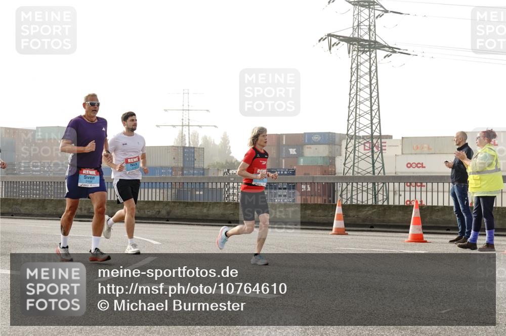 03.10.2026 - Köhlbrandbrückenlauf Michael Burmester http://msf.ph/oto/10764610 03.10.2026 09:17:59 Position 3 2404 meine-sportfotos.de