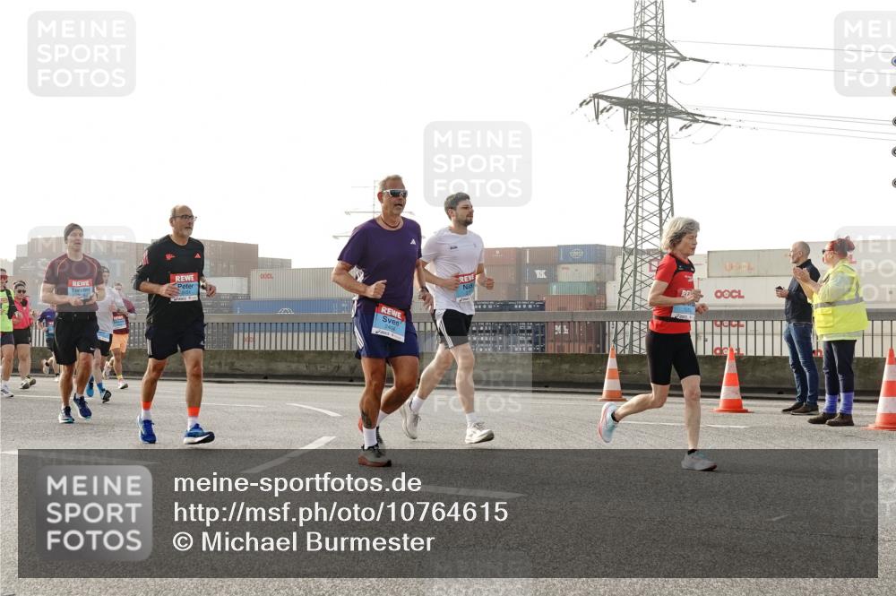 03.10.2026 - Köhlbrandbrückenlauf Michael Burmester http://msf.ph/oto/10764615 03.10.2026 09:17:59 Position 3 2404, 1510 meine-sportfotos.de