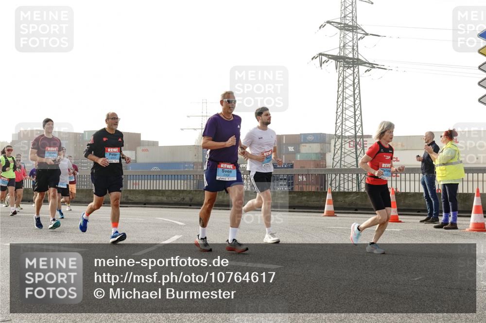 03.10.2026 - Köhlbrandbrückenlauf Michael Burmester http://msf.ph/oto/10764617 03.10.2026 09:17:59 Position 3 2404 meine-sportfotos.de