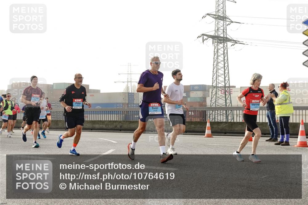 03.10.2026 - Köhlbrandbrückenlauf Michael Burmester http://msf.ph/oto/10764619 03.10.2026 09:17:59 Position 3 2404, 1510 meine-sportfotos.de