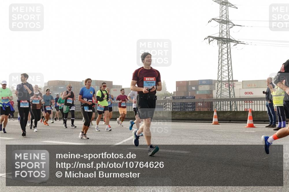 03.10.2026 - Köhlbrandbrückenlauf Michael Burmester http://msf.ph/oto/10764626 03.10.2026 09:18:01 Position 3 2614 meine-sportfotos.de