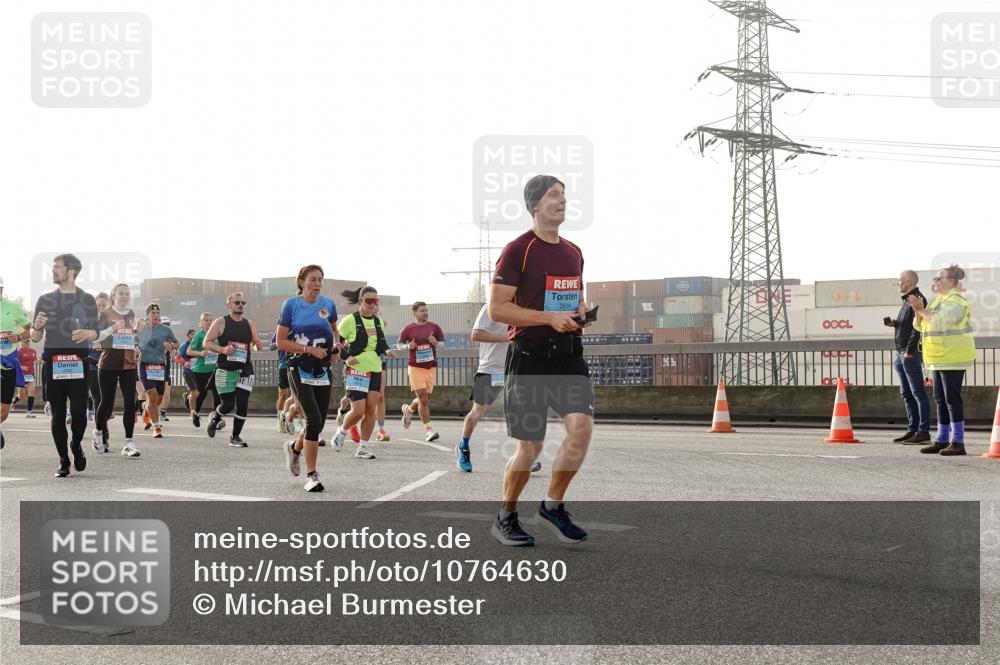 03.10.2026 - Köhlbrandbrückenlauf Michael Burmester http://msf.ph/oto/10764630 03.10.2026 09:18:01 Position 3 2614 meine-sportfotos.de