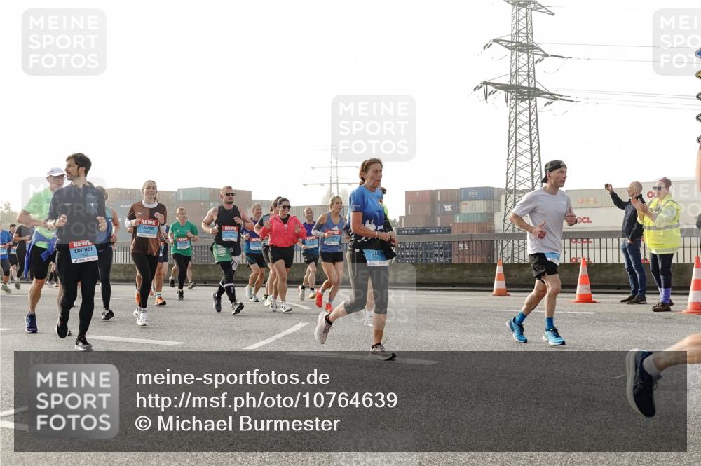 03.10.2026 - Köhlbrandbrückenlauf Michael Burmester http://msf.ph/oto/10764639 03.10.2026 09:18:02 Position 3  meine-sportfotos.de