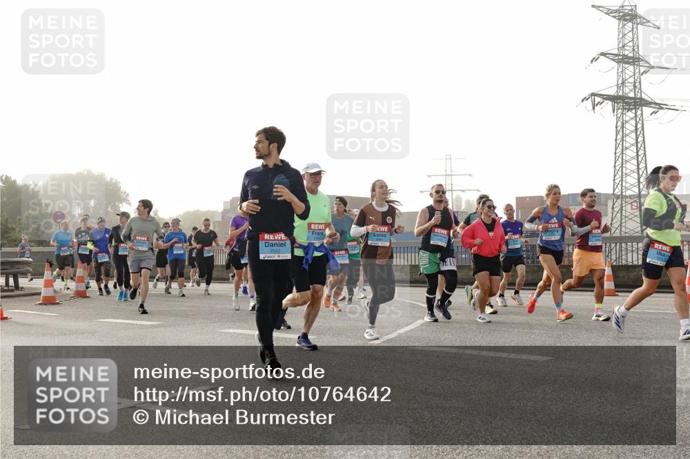 03.10.2026 - Köhlbrandbrückenlauf Michael Burmester http://msf.ph/oto/10764642 03.10.2026 09:18:03 Position 3 1879 meine-sportfotos.de