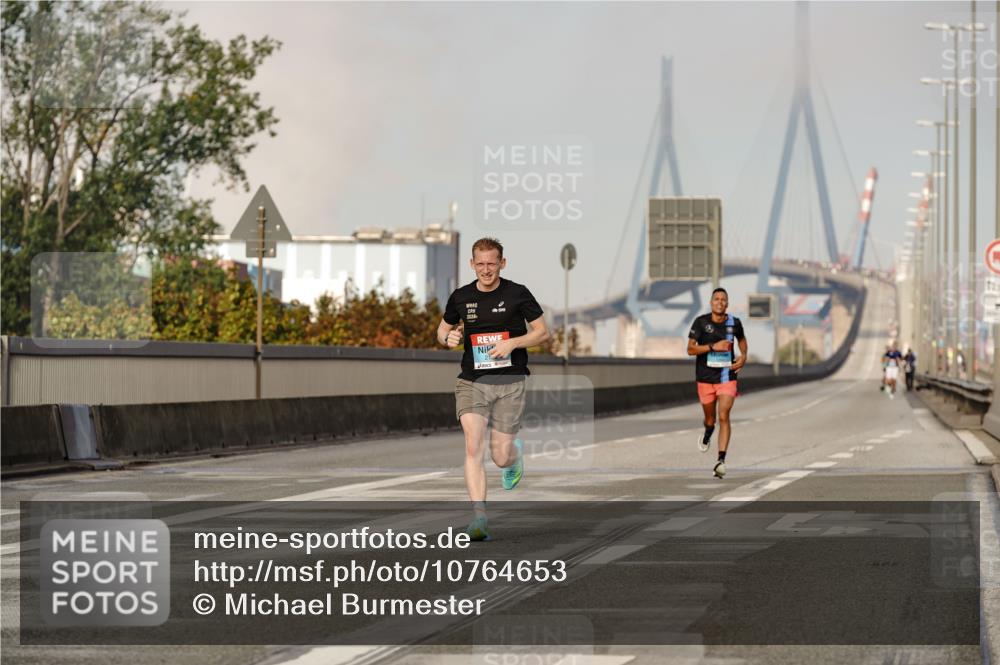 03.10.2026 - Köhlbrandbrückenlauf Michael Burmester http://msf.ph/oto/10764653 03.10.2026 09:35:01 Position 3 12 meine-sportfotos.de