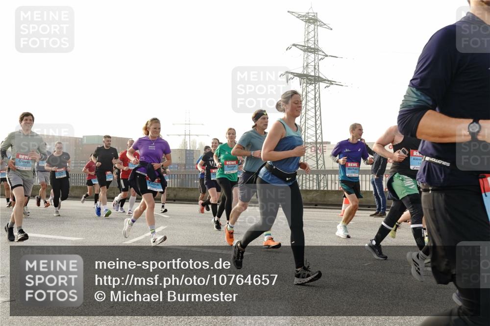 03.10.2026 - Köhlbrandbrückenlauf Michael Burmester http://msf.ph/oto/10764657 03.10.2026 09:18:05 Position 3  meine-sportfotos.de