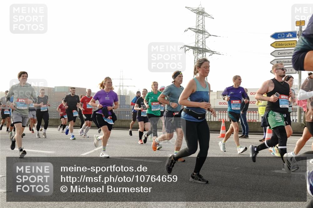 03.10.2026 - Köhlbrandbrückenlauf Michael Burmester http://msf.ph/oto/10764659 03.10.2026 09:18:05 Position 3 00, 145, 14 meine-sportfotos.de