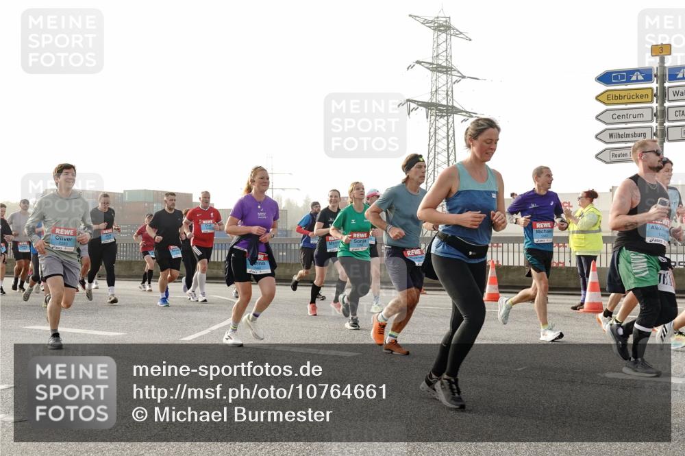 03.10.2026 - Köhlbrandbrückenlauf Michael Burmester http://msf.ph/oto/10764661 03.10.2026 09:18:05 Position 3 3, 144 meine-sportfotos.de