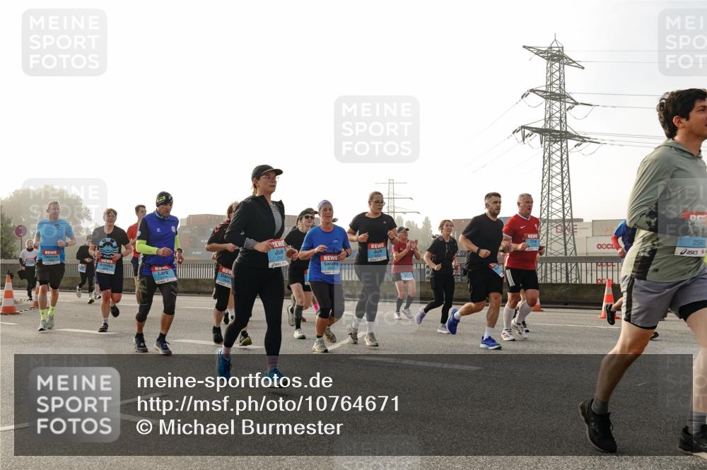 03.10.2026 - Köhlbrandbrückenlauf Michael Burmester http://msf.ph/oto/10764671 03.10.2026 09:18:07 Position 3 259 meine-sportfotos.de
