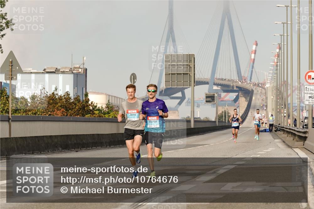 03.10.2026 - Köhlbrandbrückenlauf Michael Burmester http://msf.ph/oto/10764676 03.10.2026 09:36:02 Position 3 2102, 2111, 12, 5 meine-sportfotos.de