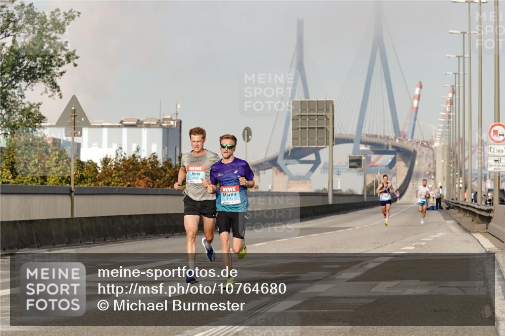 03.10.2026 - Köhlbrandbrückenlauf Michael Burmester http://msf.ph/oto/10764680 03.10.2026 09:36:04 Position 3 2102, 2111, 12, 5 meine-sportfotos.de