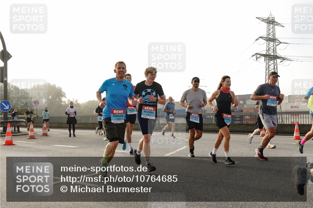 03.10.2026 - Köhlbrandbrückenlauf Michael Burmester http://msf.ph/oto/10764685 03.10.2026 09:18:09 Position 3 1593, 2565, 1584 meine-sportfotos.de