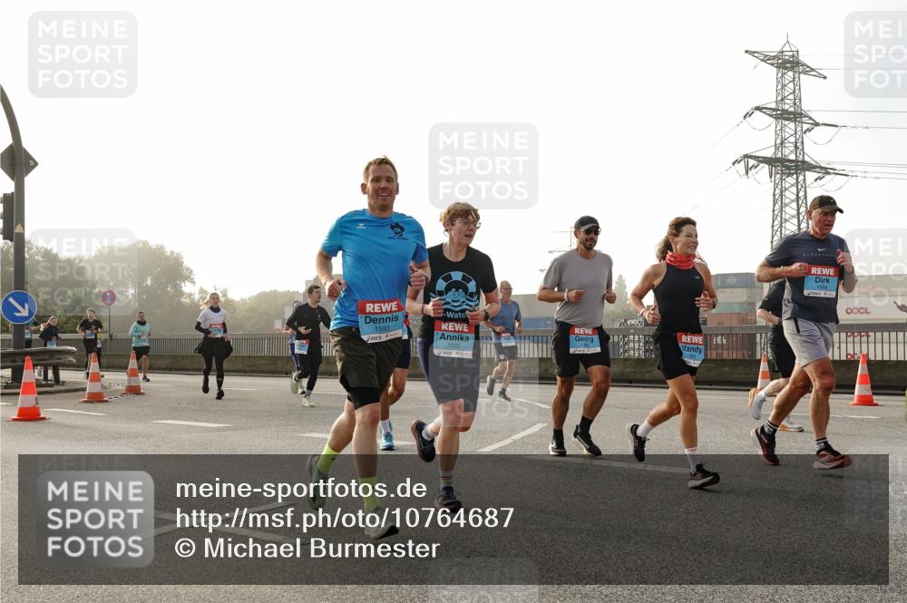 03.10.2026 - Köhlbrandbrückenlauf Michael Burmester http://msf.ph/oto/10764687 03.10.2026 09:18:09 Position 3 1593, 2565, 1584 meine-sportfotos.de
