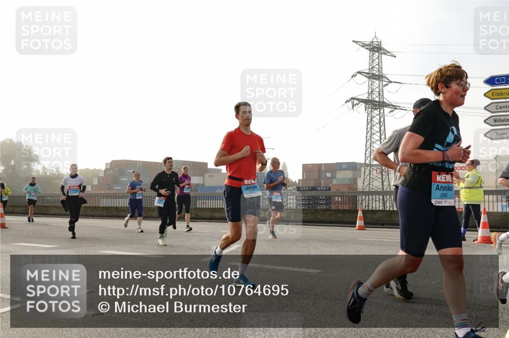 03.10.2026 - Köhlbrandbrückenlauf Michael Burmester http://msf.ph/oto/10764695 03.10.2026 09:18:10 Position 3 1381, 2565, 1 meine-sportfotos.de