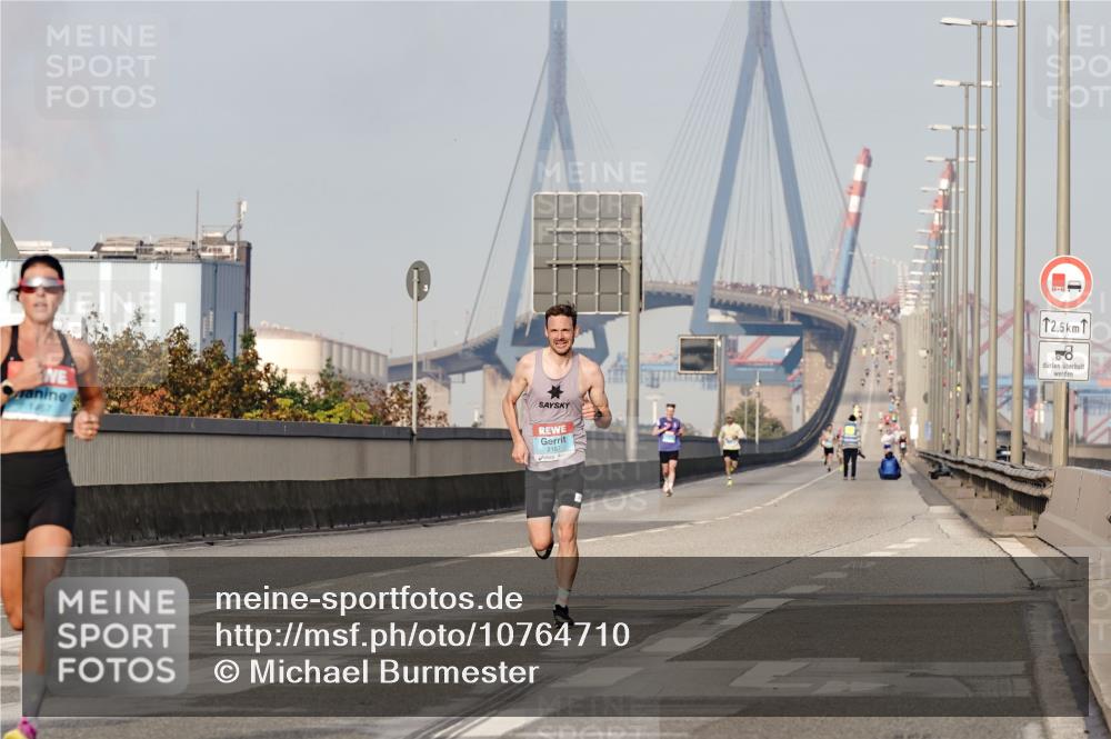 03.10.2026 - Köhlbrandbrückenlauf Michael Burmester http://msf.ph/oto/10764710 03.10.2026 09:37:21 Position 3 1467, 2107, 12, 5 meine-sportfotos.de