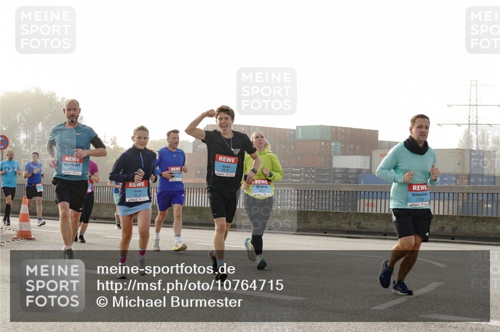 03.10.2026 - Köhlbrandbrückenlauf Michael Burmester http://msf.ph/oto/10764715 03.10.2026 09:18:16 Position 3 2464, 3813, 3816, 2758 meine-sportfotos.de