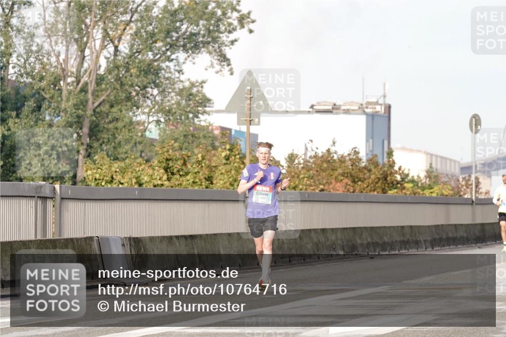 03.10.2026 - Köhlbrandbrückenlauf Michael Burmester http://msf.ph/oto/10764716 03.10.2026 09:37:48 Position 3 2172 meine-sportfotos.de