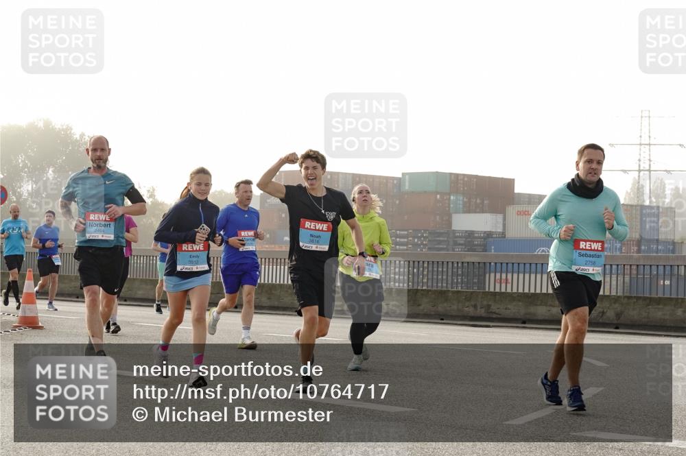 03.10.2026 - Köhlbrandbrückenlauf Michael Burmester http://msf.ph/oto/10764717 03.10.2026 09:18:16 Position 3 2464, 3813, 3816, 578, 2758 meine-sportfotos.de