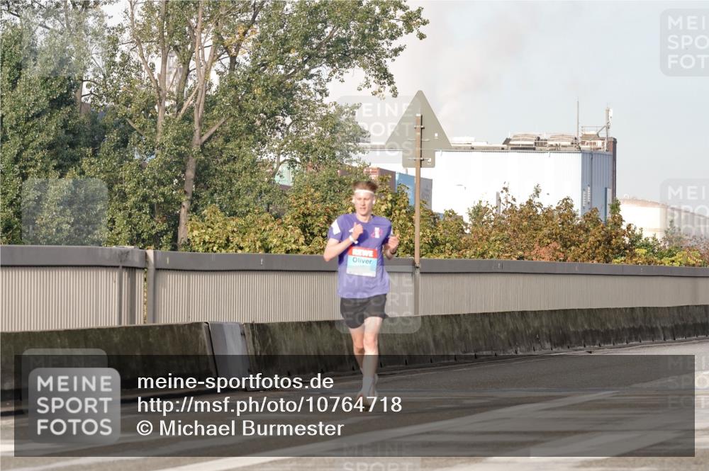03.10.2026 - Köhlbrandbrückenlauf Michael Burmester http://msf.ph/oto/10764718 03.10.2026 09:37:49 Position 3  meine-sportfotos.de