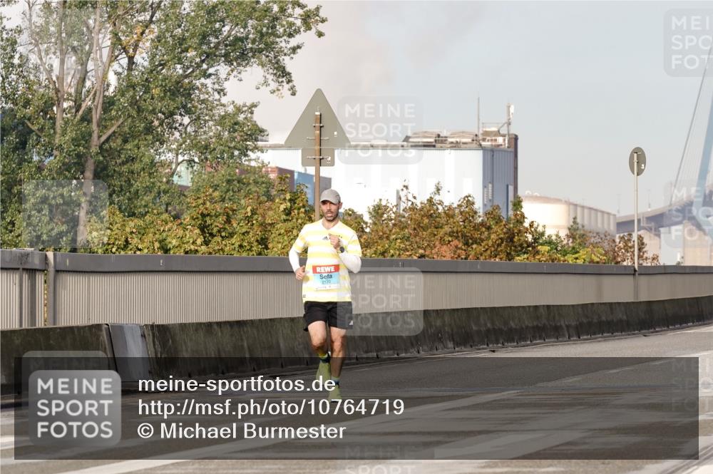 03.10.2026 - Köhlbrandbrückenlauf Michael Burmester http://msf.ph/oto/10764719 03.10.2026 09:37:59 Position 3 2120 meine-sportfotos.de