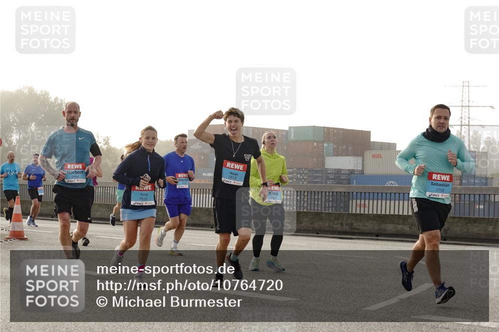 03.10.2026 - Köhlbrandbrückenlauf Michael Burmester http://msf.ph/oto/10764720 03.10.2026 09:18:16 Position 3 2464, 3813, 3816, 72678, 2758 meine-sportfotos.de