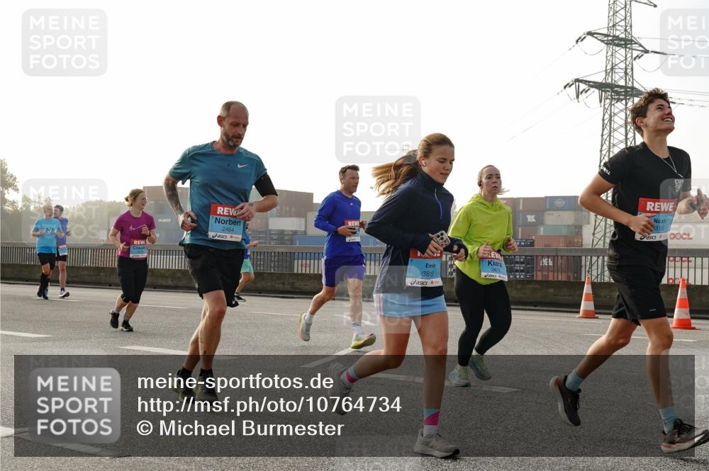 03.10.2026 - Köhlbrandbrückenlauf Michael Burmester http://msf.ph/oto/10764734 03.10.2026 09:18:18 Position 3 2464, 267, 3813, 816 meine-sportfotos.de