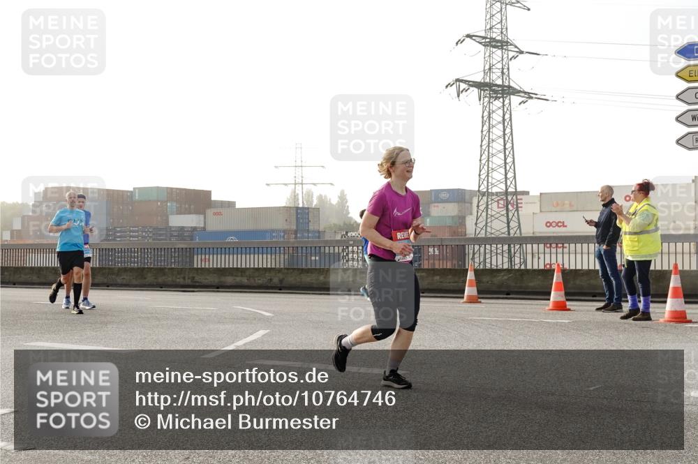 03.10.2026 - Köhlbrandbrückenlauf Michael Burmester http://msf.ph/oto/10764746 03.10.2026 09:18:20 Position 3  meine-sportfotos.de