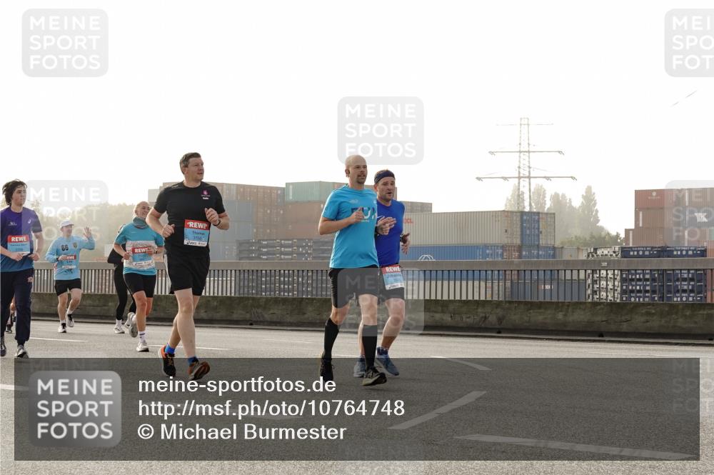 03.10.2026 - Köhlbrandbrückenlauf Michael Burmester http://msf.ph/oto/10764748 03.10.2026 09:18:21 Position 3 3758, 66, 79, 200, 2505 meine-sportfotos.de