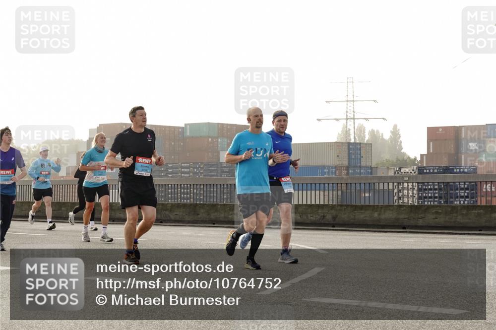 03.10.2026 - Köhlbrandbrückenlauf Michael Burmester http://msf.ph/oto/10764752 03.10.2026 09:18:22 Position 3 3758, 66, 2256 meine-sportfotos.de