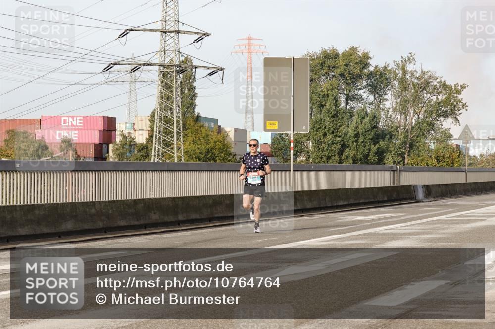 03.10.2026 - Köhlbrandbrückenlauf Michael Burmester http://msf.ph/oto/10764764 03.10.2026 09:39:12 Position 3  meine-sportfotos.de