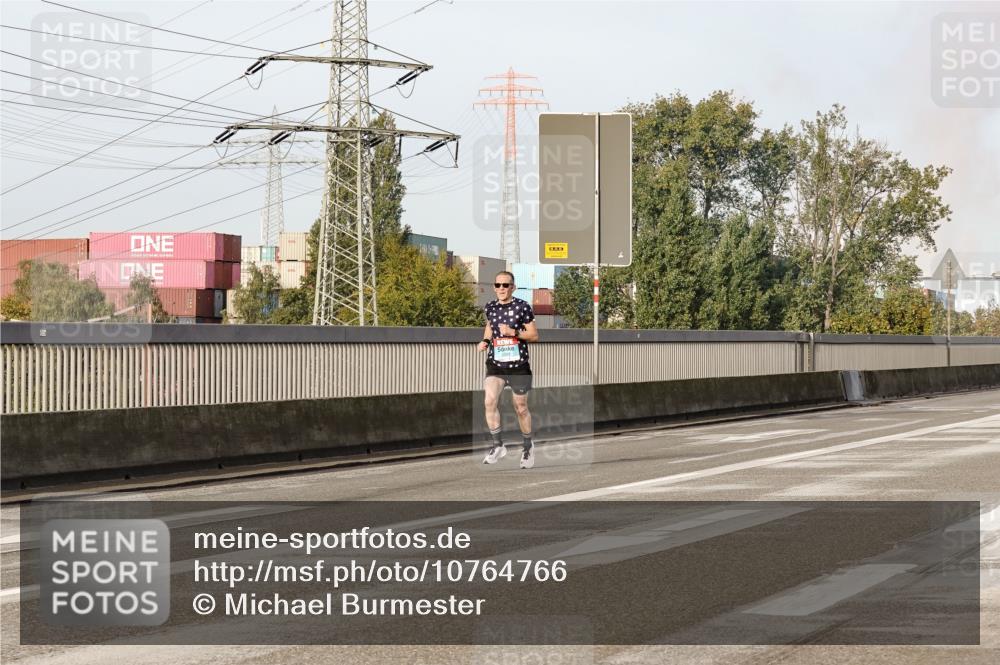 03.10.2026 - Köhlbrandbrückenlauf Michael Burmester http://msf.ph/oto/10764766 03.10.2026 09:39:12 Position 3  meine-sportfotos.de