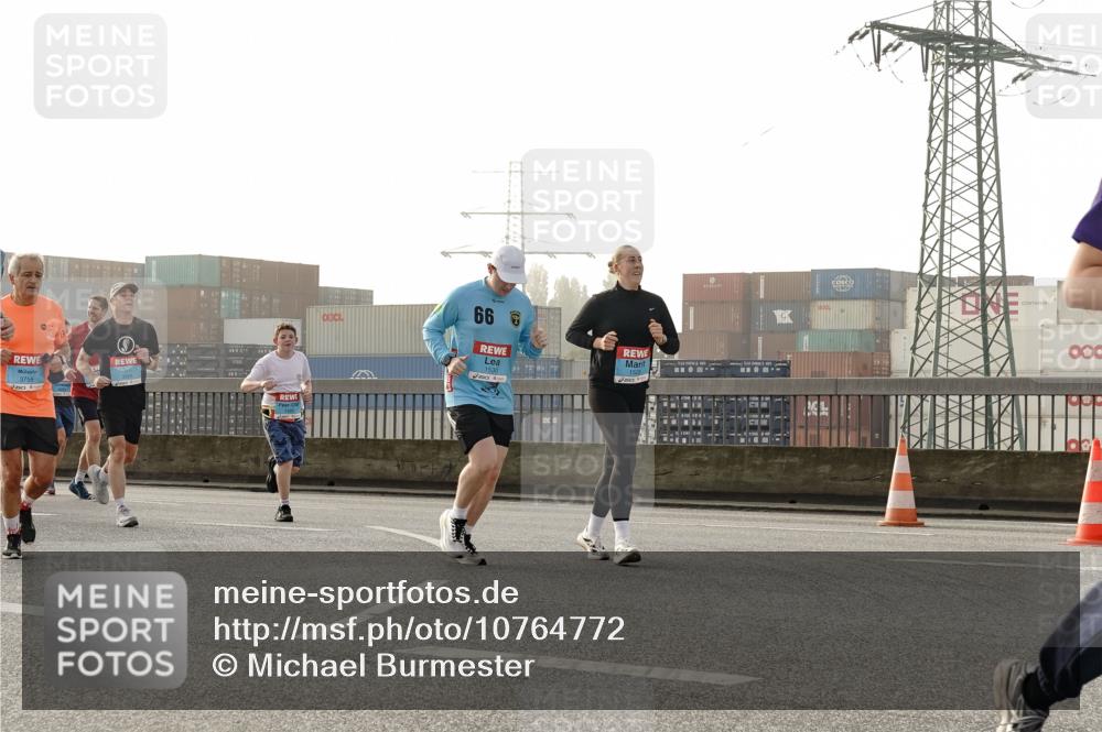 03.10.2026 - Köhlbrandbrückenlauf Michael Burmester http://msf.ph/oto/10764772 03.10.2026 09:18:25 Position 3 3755, 66, 1529, 1530, 5 meine-sportfotos.de