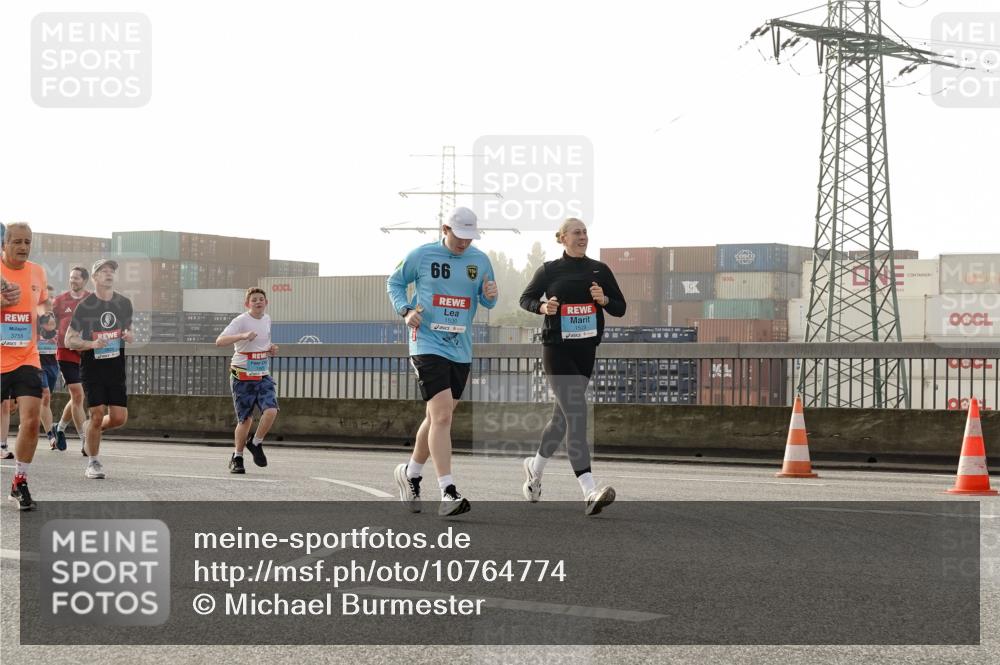 03.10.2026 - Köhlbrandbrückenlauf Michael Burmester http://msf.ph/oto/10764774 03.10.2026 09:18:26 Position 3 3755, 66, 1530, 5 meine-sportfotos.de