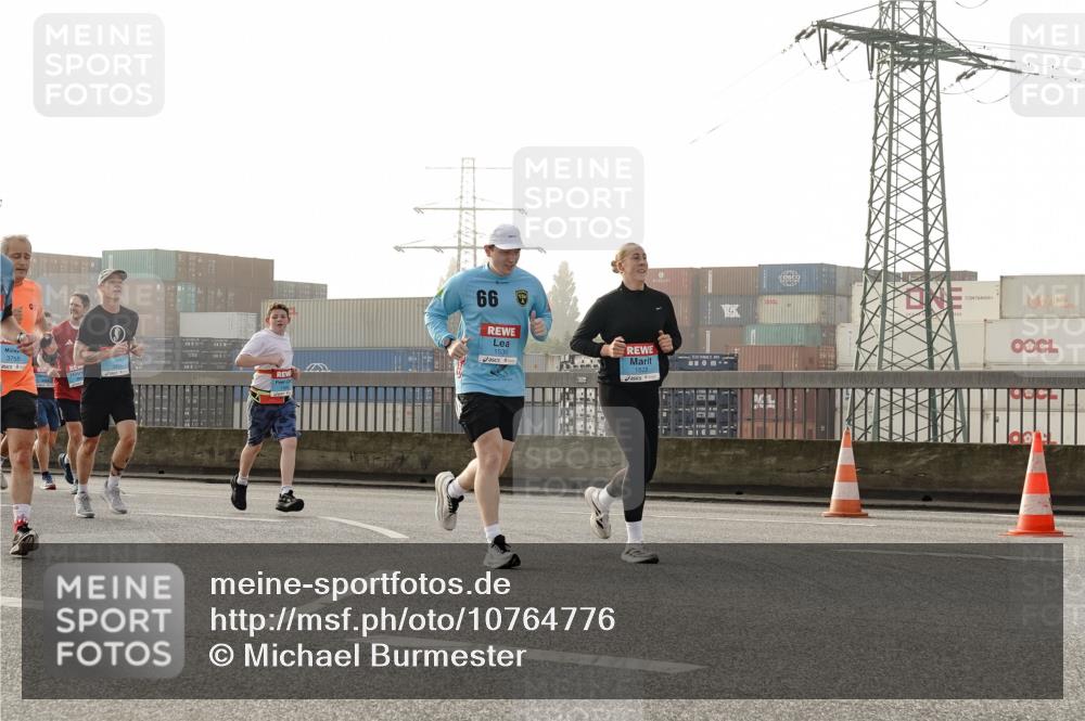03.10.2026 - Köhlbrandbrückenlauf Michael Burmester http://msf.ph/oto/10764776 03.10.2026 09:18:26 Position 3 3755, 66, 1530 meine-sportfotos.de