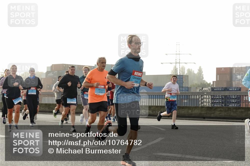 03.10.2026 - Köhlbrandbrückenlauf Michael Burmester http://msf.ph/oto/10764782 03.10.2026 09:18:27 Position 3 2457, 3755, 1068 meine-sportfotos.de