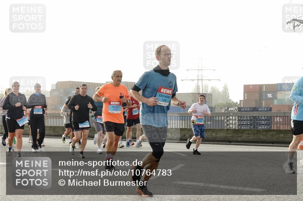 03.10.2026 - Köhlbrandbrückenlauf Michael Burmester http://msf.ph/oto/10764783 03.10.2026 09:18:27 Position 3 2457, 1068, 3755 meine-sportfotos.de