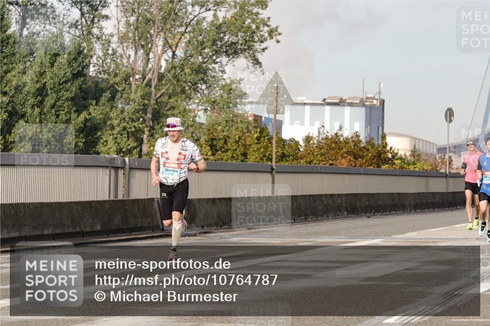 03.10.2026 - Köhlbrandbrückenlauf Michael Burmester http://msf.ph/oto/10764787 03.10.2026 09:39:33 Position 3  meine-sportfotos.de