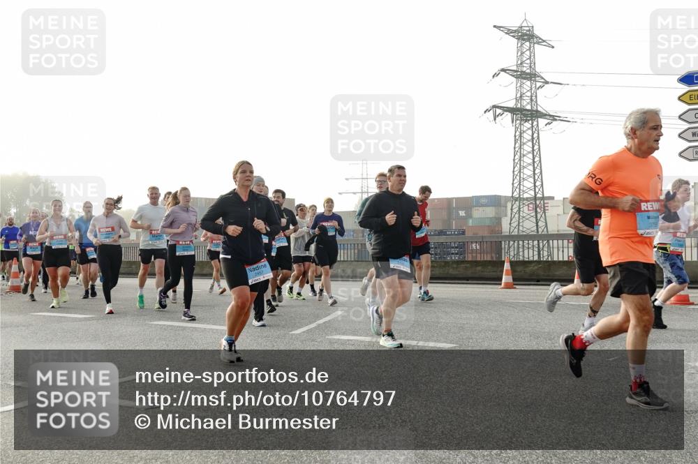 03.10.2026 - Köhlbrandbrückenlauf Michael Burmester http://msf.ph/oto/10764797 03.10.2026 09:18:29 Position 3 2457, 3755 meine-sportfotos.de