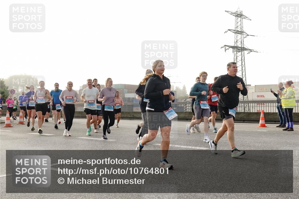 03.10.2026 - Köhlbrandbrückenlauf Michael Burmester http://msf.ph/oto/10764801 03.10.2026 09:18:29 Position 3 2179, 2457, 0 meine-sportfotos.de