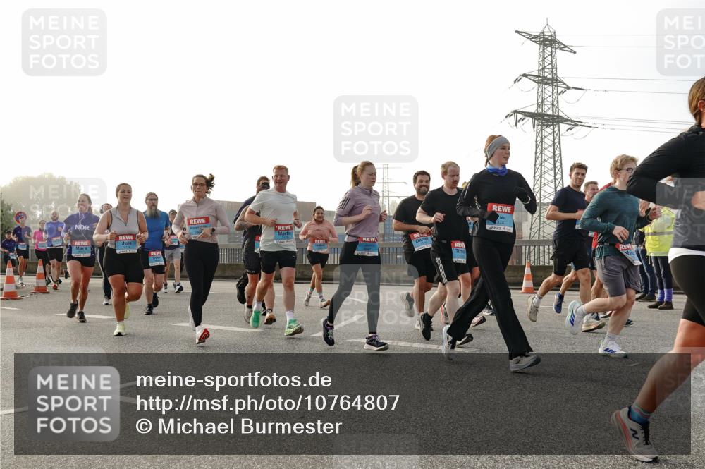 03.10.2026 - Köhlbrandbrückenlauf Michael Burmester http://msf.ph/oto/10764807 03.10.2026 09:18:30 Position 3 1, 3741 meine-sportfotos.de