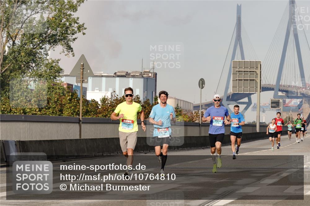 03.10.2026 - Köhlbrandbrückenlauf Michael Burmester http://msf.ph/oto/10764810 03.10.2026 09:39:44 Position 3  meine-sportfotos.de