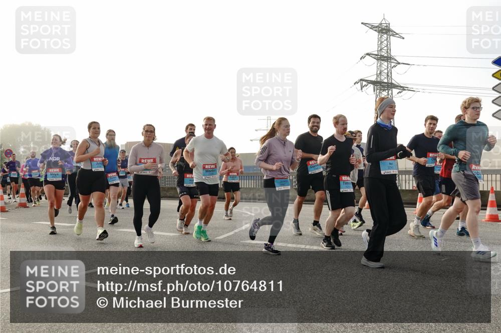 03.10.2026 - Köhlbrandbrückenlauf Michael Burmester http://msf.ph/oto/10764811 03.10.2026 09:18:30 Position 3 1211, 3741 meine-sportfotos.de