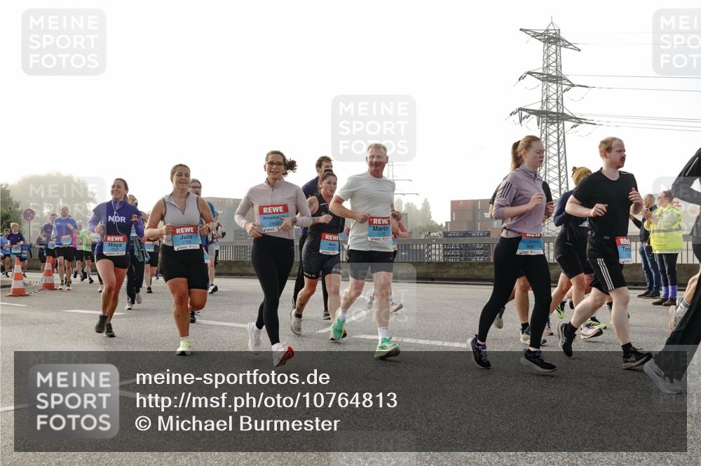 03.10.2026 - Köhlbrandbrückenlauf Michael Burmester http://msf.ph/oto/10764813 03.10.2026 09:18:31 Position 3 2402, 2801 meine-sportfotos.de