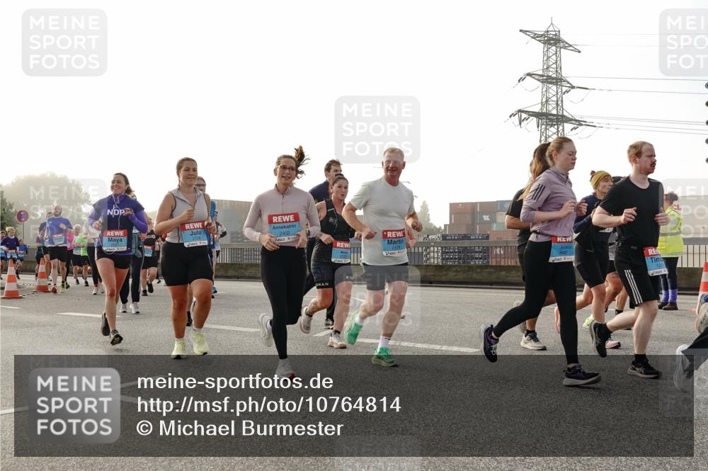 03.10.2026 - Köhlbrandbrückenlauf Michael Burmester http://msf.ph/oto/10764814 03.10.2026 09:18:31 Position 3 2402, 2179, 3842, 1211 meine-sportfotos.de
