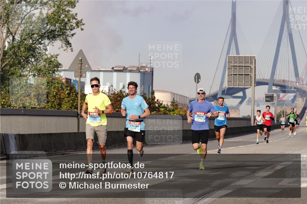 03.10.2026 - Köhlbrandbrückenlauf Michael Burmester http://msf.ph/oto/10764817 03.10.2026 09:39:45 Position 3 1310, 3705, 2134 meine-sportfotos.de