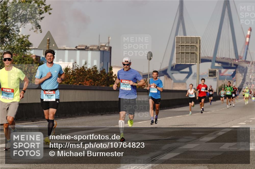 03.10.2026 - Köhlbrandbrückenlauf Michael Burmester http://msf.ph/oto/10764823 03.10.2026 09:39:47 Position 3 1310, 3705, 2134 meine-sportfotos.de