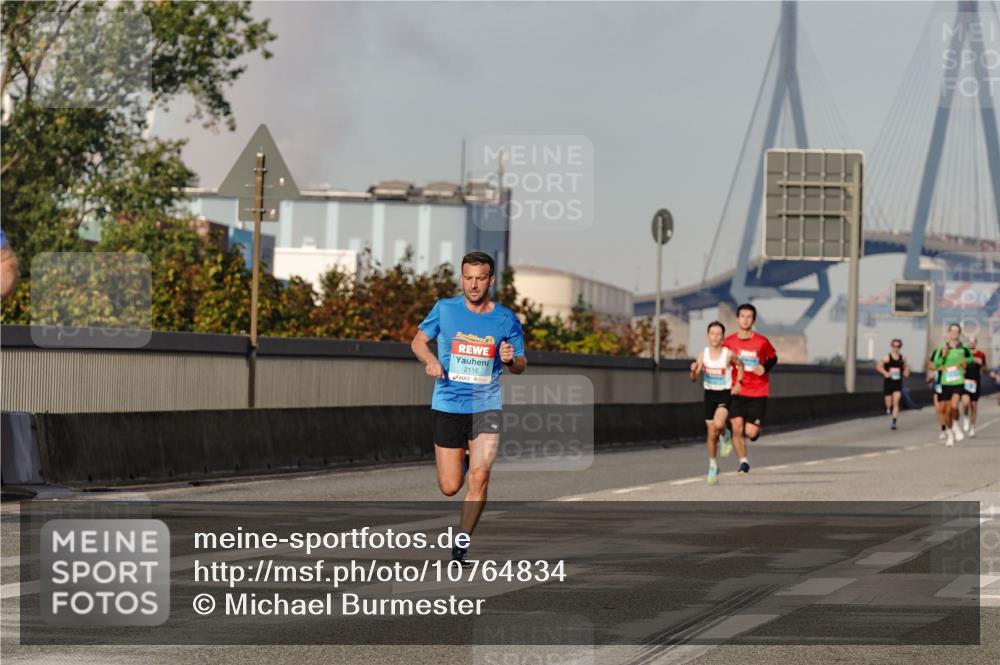 03.10.2026 - Köhlbrandbrückenlauf Michael Burmester http://msf.ph/oto/10764834 03.10.2026 09:39:51 Position 3 4, 2116, 025 meine-sportfotos.de