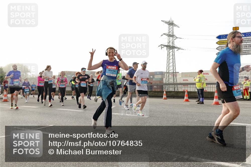 03.10.2026 - Köhlbrandbrückenlauf Michael Burmester http://msf.ph/oto/10764835 03.10.2026 09:18:34 Position 3 2736, 1, 269 meine-sportfotos.de